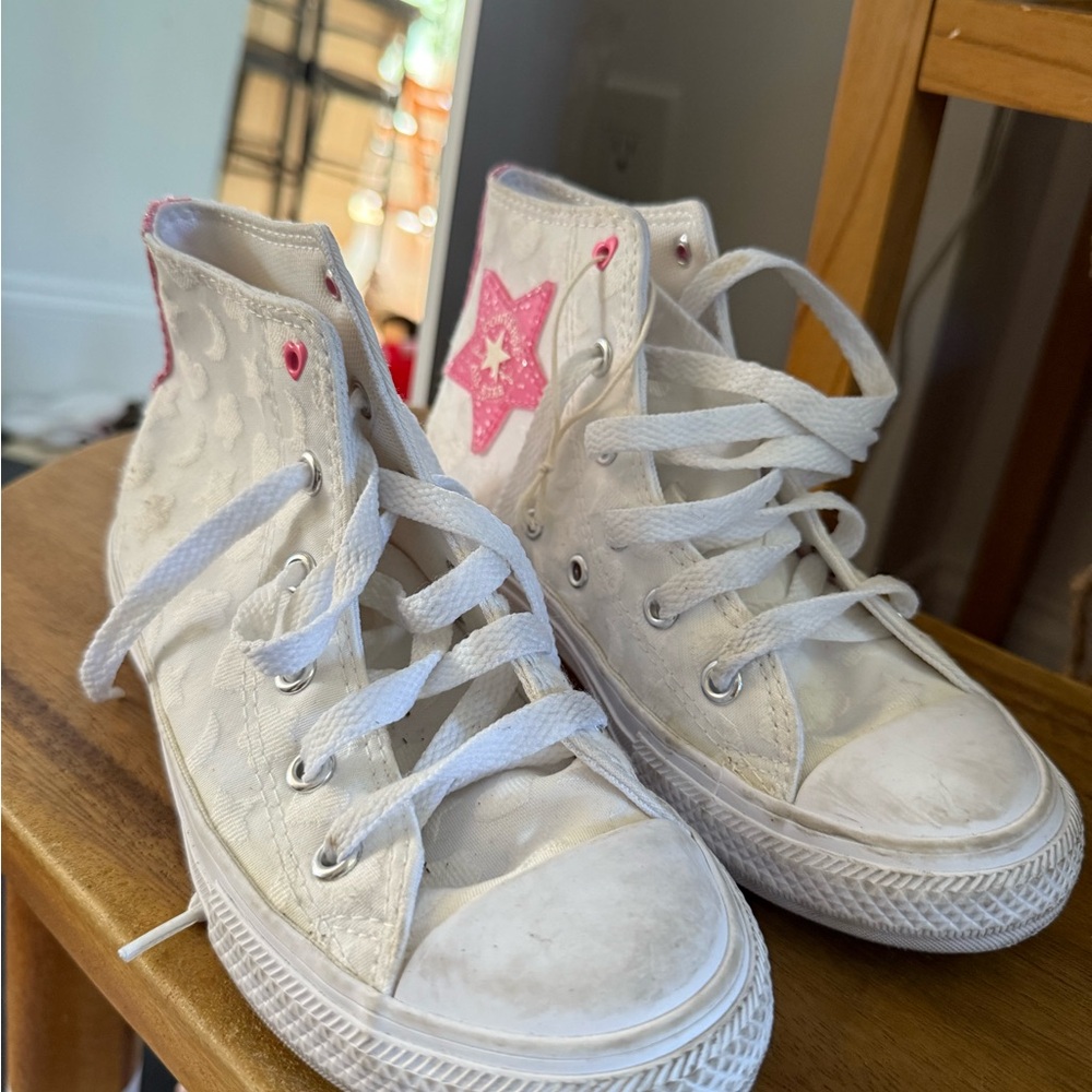 Kids High-Top Sneakers with Pink Star Accents